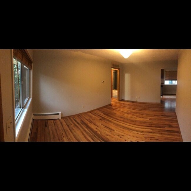 908 SW Gaines St, Unit 9 in Portland, OR - Foto de edificio - Building Photo