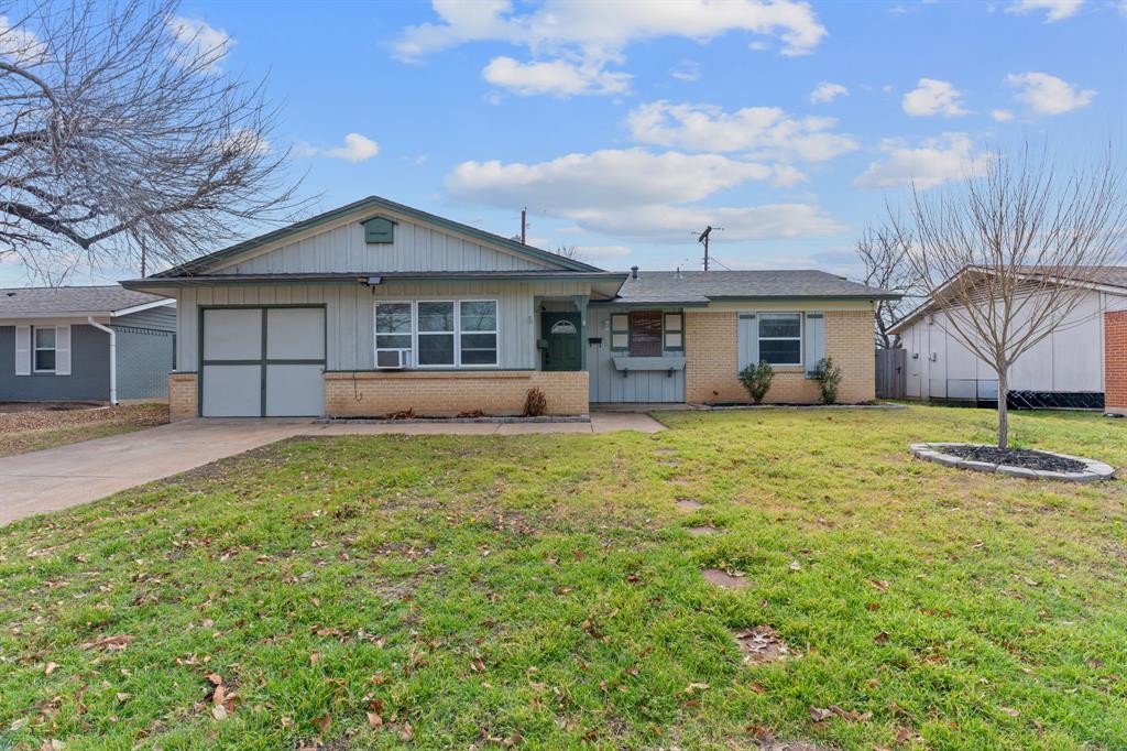 8305 Stillwood Ln in Austin, TX - Building Photo