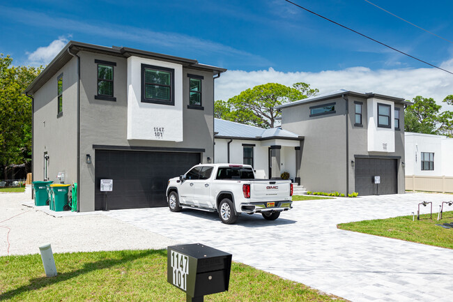 Twin Palms in Naples, FL - Foto de edificio - Building Photo