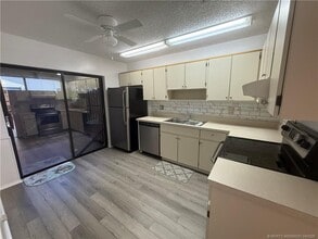 8005 SE Villa Cir in Hobe Sound, FL - Building Photo - Building Photo