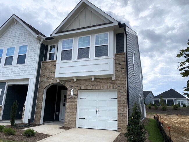 814 Kensley Grv Ln in Fuquay Varina, NC - Building Photo - Building Photo
