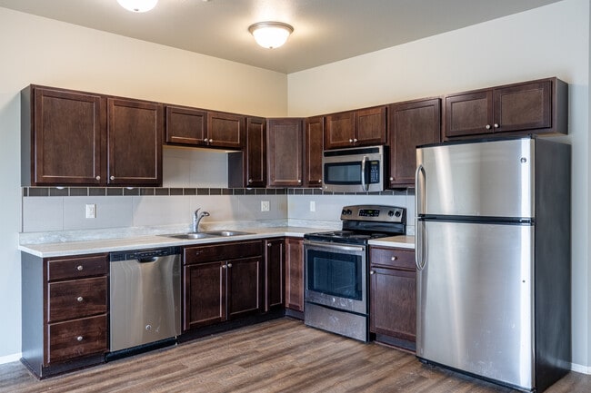 Jackson Heights Apartments & Townhomes in Harrisburg, SD - Foto de edificio - Interior Photo