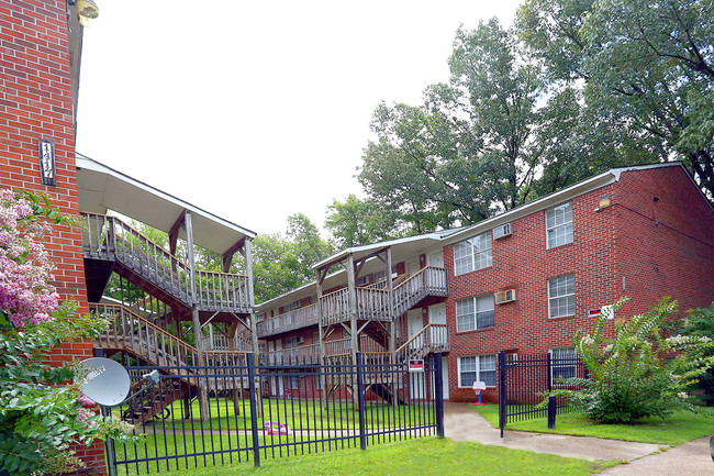 Lois Lane Apartments in Norfolk, VA - Building Photo - Building Photo