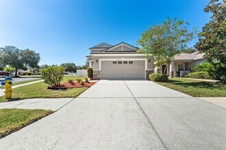 10238 Perthshire Cir in Land O Lakes, FL - Building Photo - Building Photo