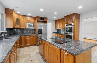 31 Coolidge Rd in Winchester, MA - Building Photo - Building Photo