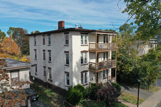 24-26 Alden St in Hartford, CT - Foto de edificio - Building Photo