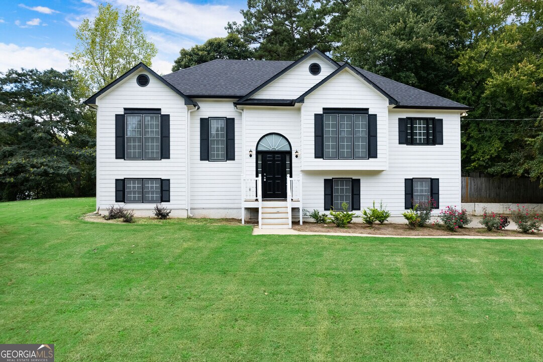 33 Stevenson Point in Dallas, GA - Building Photo