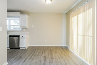 5545 Dorsett Shoals Ln in Douglasville, GA - Building Photo - Building Photo