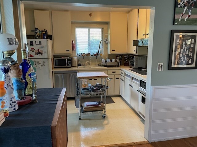property at 3270 Rosewood Ave