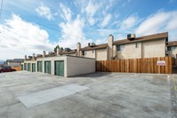 16239 Apple Valley Rd in Apple Valley, CA - Foto de edificio - Building Photo