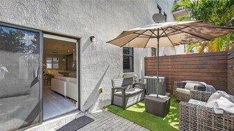 10455 NW 82nd St in Doral, FL - Building Photo