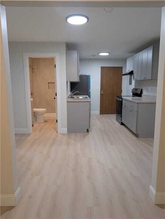 420 Woodward Rd in North Providence, RI - Building Photo