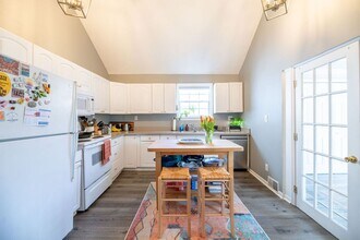 2547 W 10th St in Cleveland, OH - Building Photo - Building Photo