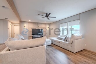 1202 Longleaf Pne St in Huffman, TX - Foto de edificio - Building Photo