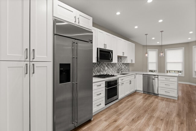 3608 W Diversey Ave, Unit 1 in Chicago, IL - Foto de edificio - Building Photo