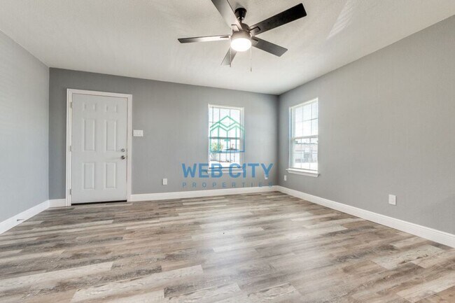 1819 Lea Crest Dr in Dallas, TX - Building Photo - Building Photo