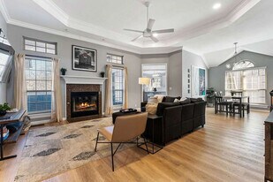 410 Willington Ln in Bentonville, AR - Building Photo