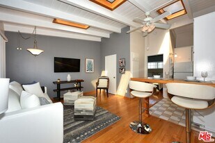 313 Mildred Ave in Los Angeles, CA - Building Photo