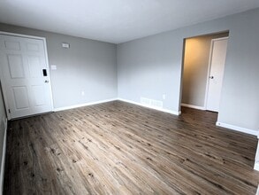 164 Pointview Rd, Unit 2nd Floor in Pittsburgh, PA - Foto de edificio - Building Photo