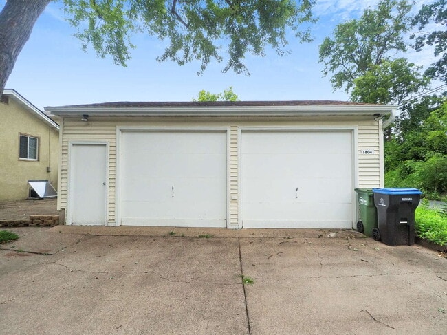 1804 Eustis St in Lauderdale, MN - Building Photo - Building Photo