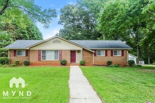 1201 Manchester Ln in Charlotte, NC - Building Photo