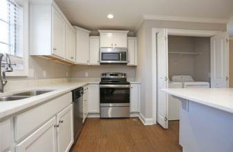 516 Flats in Salisbury, NC - Building Photo - Interior Photo