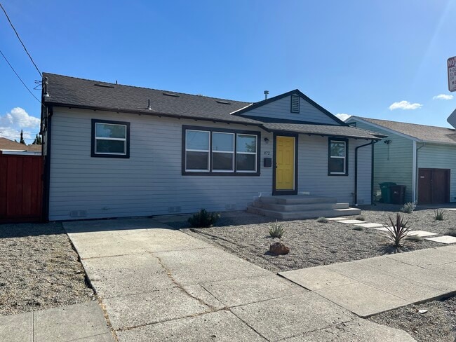 472 Clara Street in Oakland, CA - Foto de edificio - Building Photo