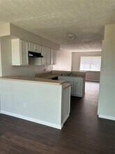 13511 Castilian Dr in Houston, TX - Building Photo - Building Photo