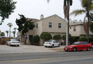 1033-1039 Loring St Apartments