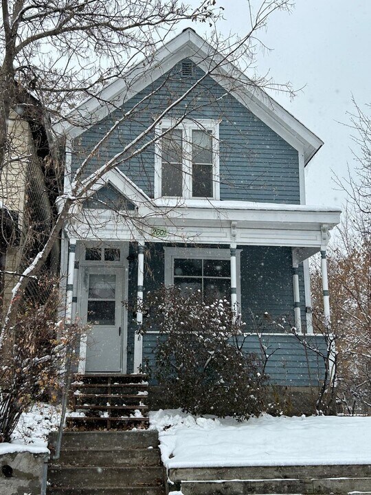 2601 S 7th St in Minneapolis, MN - Building Photo