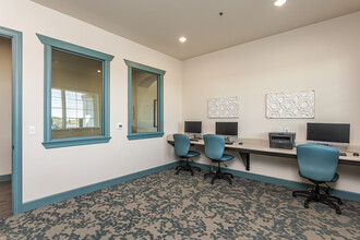 La Stella Independent Senior Living in Edinburg, TX - Foto de edificio - Interior Photo