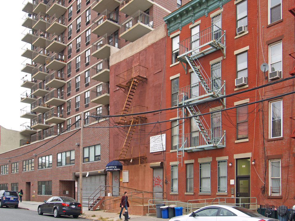 481 Saint Marks Ave in Brooklyn, NY - Building Photo