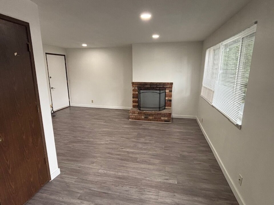 630-636 Ratcliff Dr SE in Salem, OR - Building Photo