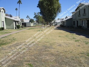 2645 W Highland Ave in Phoenix, AZ - Building Photo - Building Photo