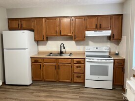 1205 Bunker Hill Ct in Troy, OH - Building Photo