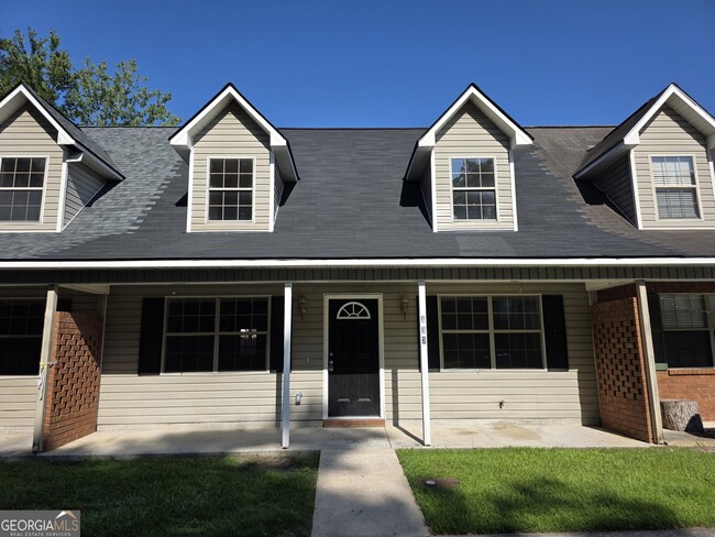 property at 113 Towne Pk E Dr