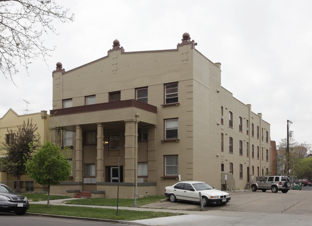 Uptown Apartments in Denver, CO - Foto de edificio