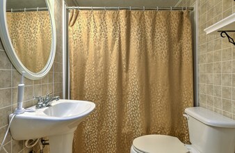 433 W Poplar St in Johnson City, TN - Building Photo - Building Photo