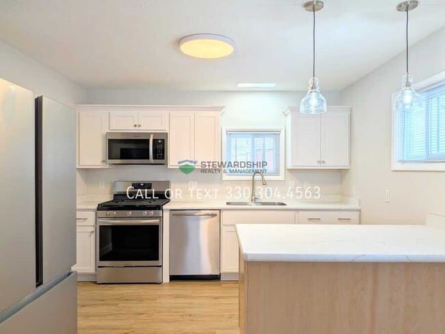 property at 2881 Archwood Pl