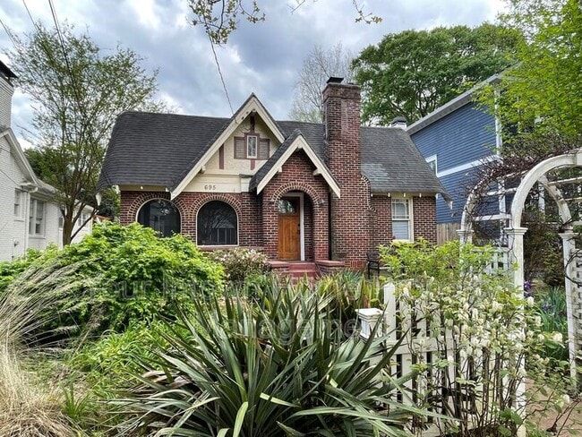 property at 695 Willoughby Way NE