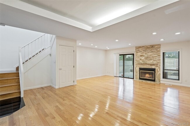 236 Hamlet Dr in Jericho, NY - Building Photo - Building Photo