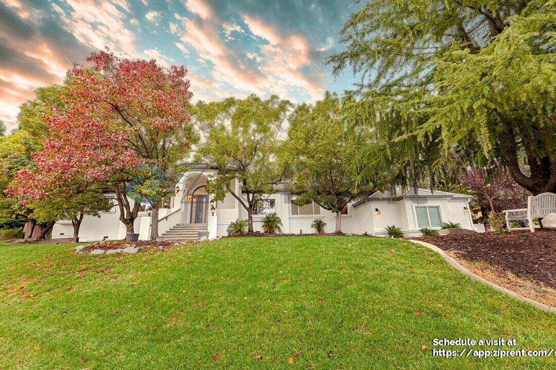 1712 Carnegie Way in El Dorado Hills, CA - Building Photo