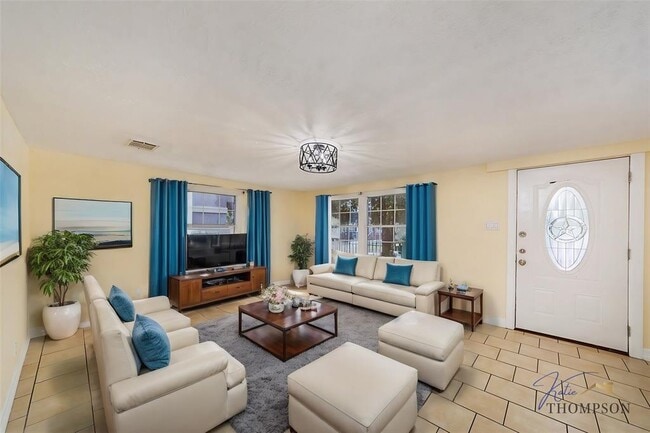 property at 1131 Louise St