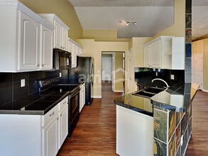 327 Shawnee Loop S in Pataskala, OH - Building Photo - Building Photo