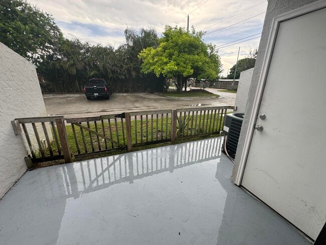 4110 Maine St in Lake Worth Beach, FL - Building Photo - Building Photo