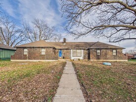 3929 S Carriage Ln in Independence, MO - Building Photo