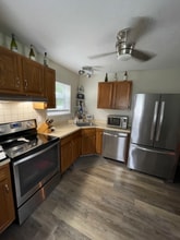 485 Old Niskayuna Rd, Unit A in Latham, NY - Foto de edificio - Building Photo