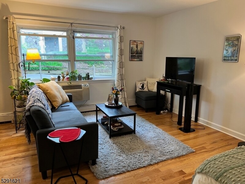 48 Elm St in Morristown, NJ - Building Photo