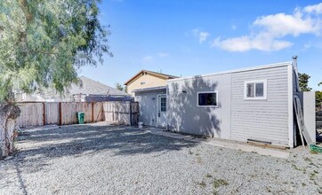 2560-62 L St in San Diego, CA - Building Photo - Building Photo