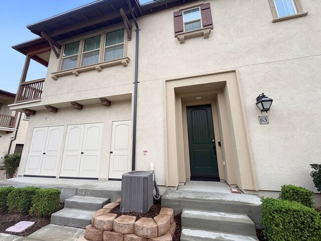 2848 E Berry Loop Privado in Ontario, CA - Building Photo - Building Photo